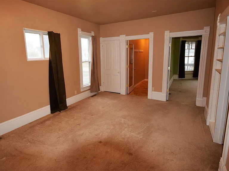 400 Walnut St #1 — Photo 5