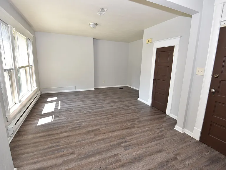 508 S Saint Joseph St — Photo 3