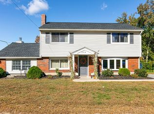 220 North St, Tewksbury, MA 01876