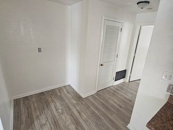 5th image of 2722 Wentworth Ave APT C