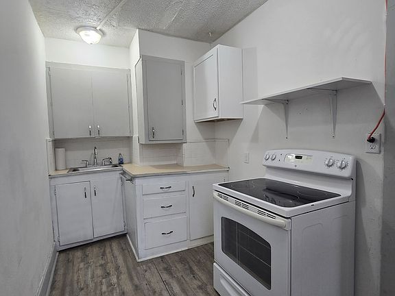 3rd image of 1001 Congress St #3