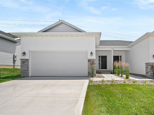 43 Keeneland Ct, Pleasant Hill, IA 50327
