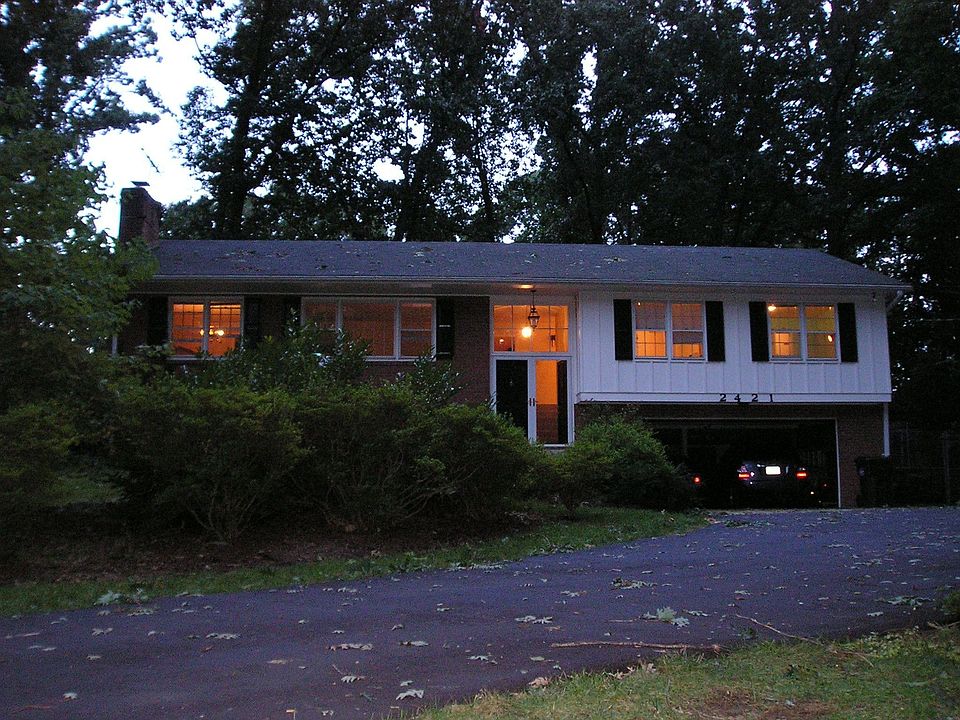 1st image of 2421 Williams Ave