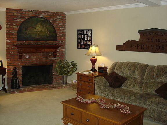 5th image of 744 Marlboro Ct