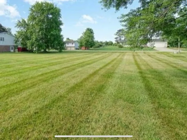 34 Skylark Dr, Jackson, MI 49201