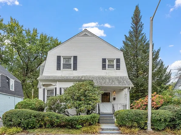 16 Clive St, Worcester, MA 01603