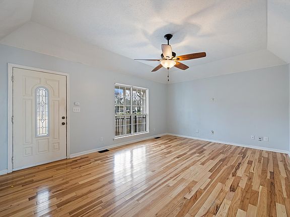 3rd image of 2719 Rocking Horse Ln