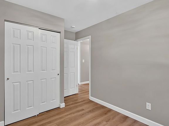 4th image of 2107 Campus Dr