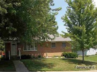 3050 Valley View Rd, Dubuque, IA 52001