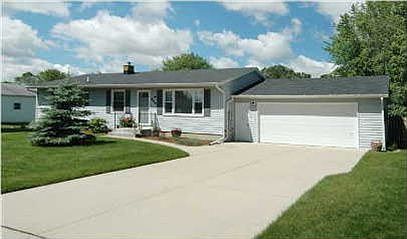 1st image of 5561 Rockridge Dr NE