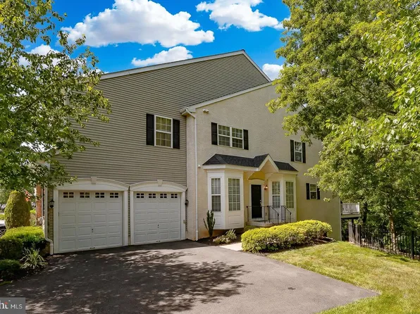 43 Longview Ln, Newtown Square, PA 19073