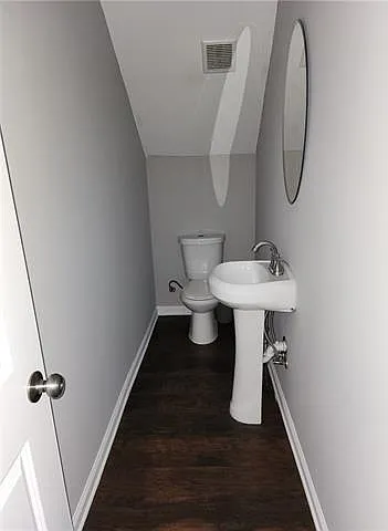 2524 N Galvez St — Photo 5