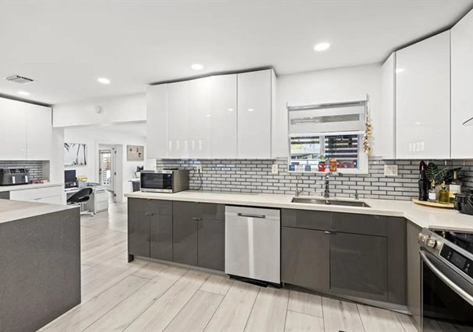 3230 Roosevelt St # 3230, Hollywood, FL 33021 — Photo 1
