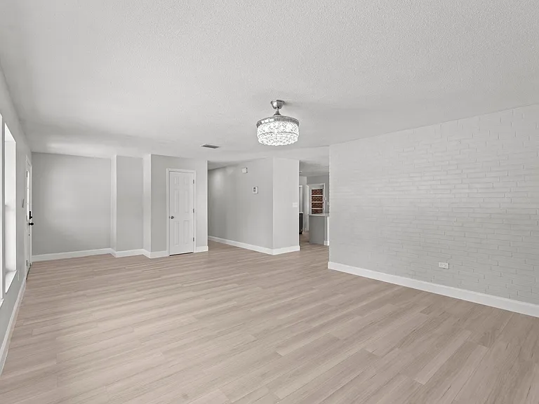 534 E Del Monte Ave — Photo 28