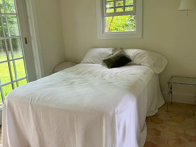 115 Cold Spring Point Rd — Photo 8