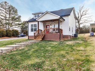 700 W College St, Dickson, TN 37055