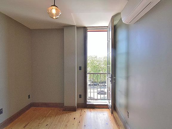5th image of 53 Newel St #5B