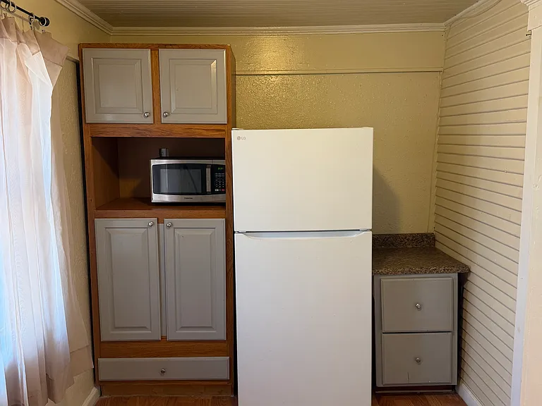 1209 W 11th St #D — Photo 14