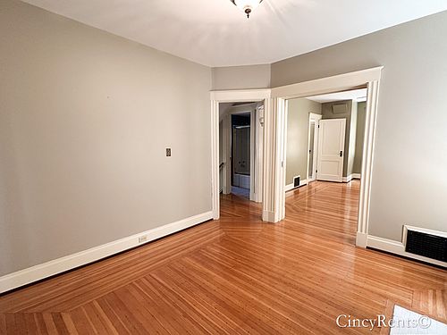5th image of 3924 Burwood Ave