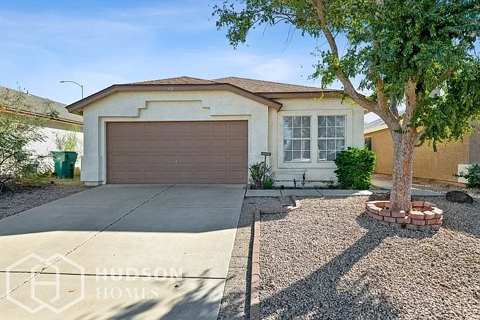 2645 N Saffron Cir