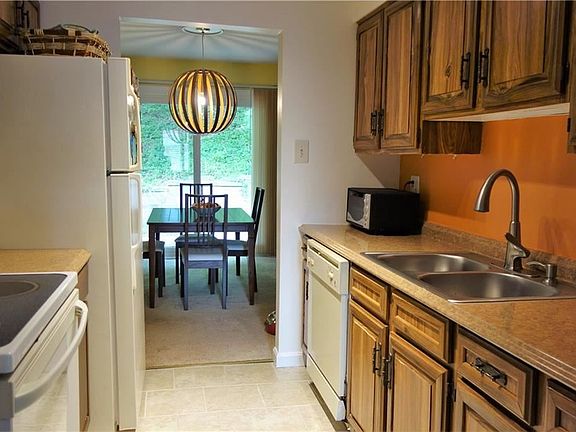 5th image of 2760 Bingham Dr
