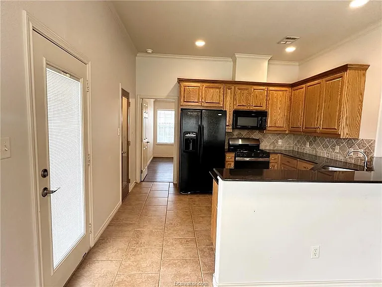 914 Crystal Dove Ave — Photo 4