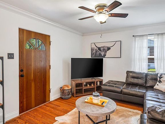 2nd image of 2115 Kaske Dr
