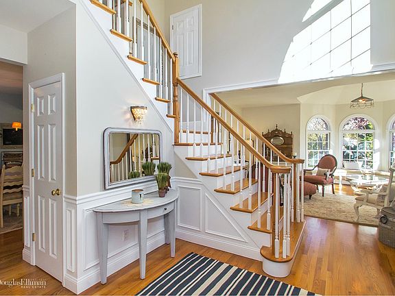 5th image of 23 Constance Ct