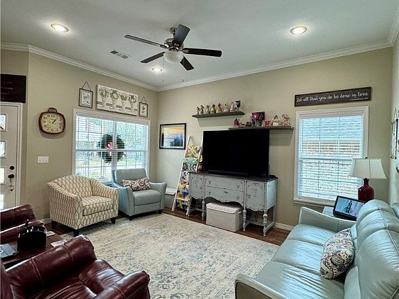 3rd image of 135 Harbor Circle