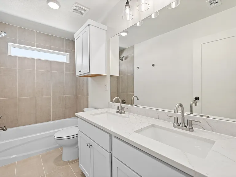 5811 S 31st St #602 — Photo 24