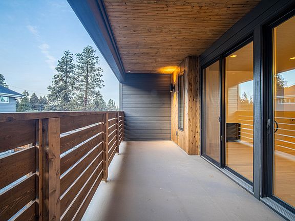 2nd image of 61579 SW Riverwalk Ln