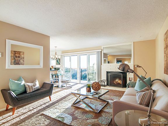 4th image of 3664 Clairemont Dr Unit 3C