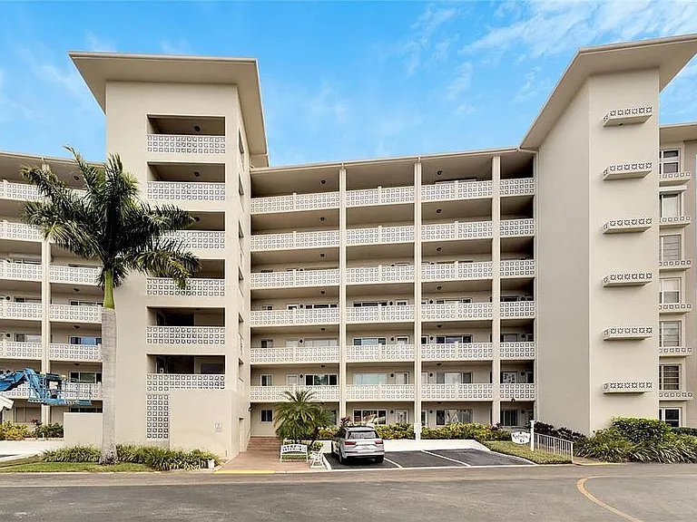 1235 S Highland Ave #F-702 — Photo 1