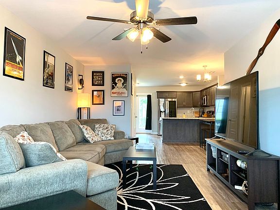 3rd image of 645 Stowe Ct #O
