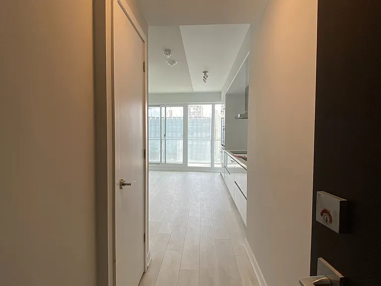 2221 Yonge St #5006 — Photo 2