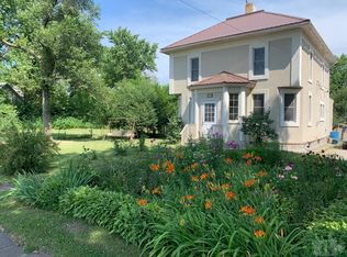 313 E Smith St, Russell, IA 50238