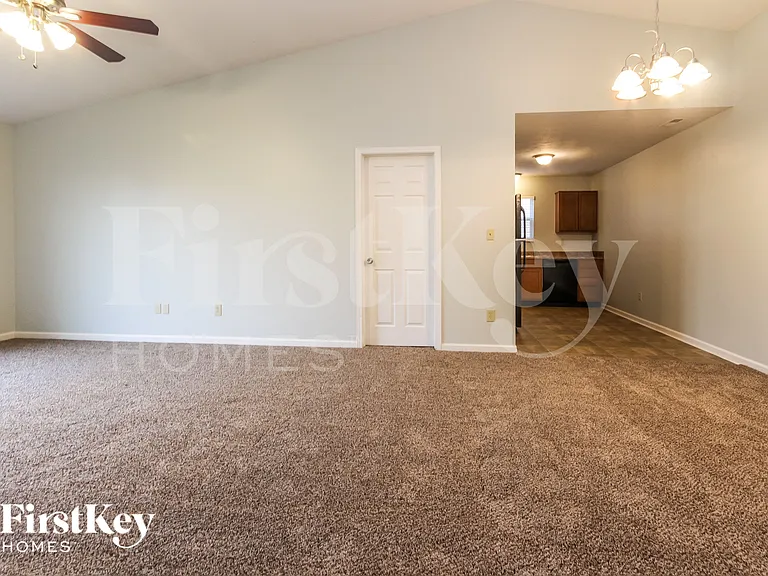 2287 Cedarmill Dr — Photo 3