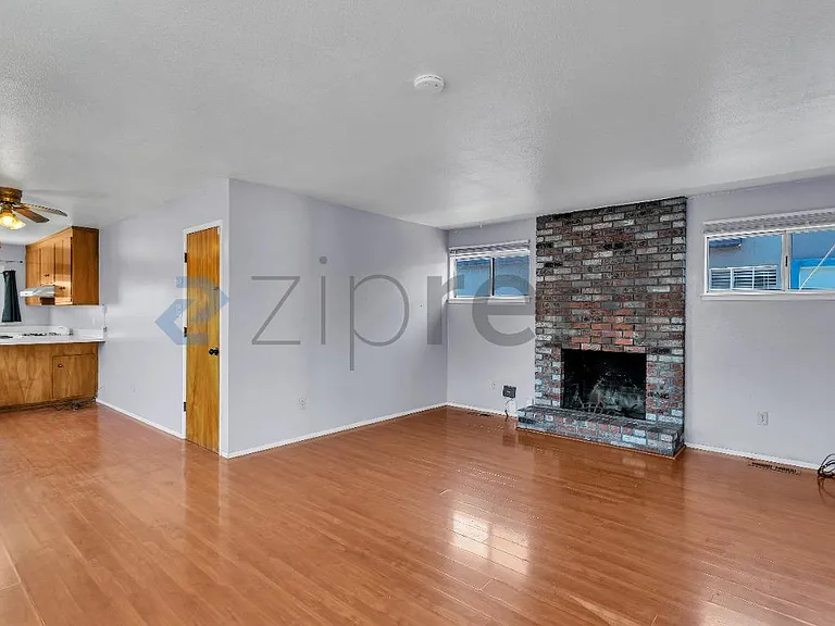 2121 Esmond Ave — Photo 4