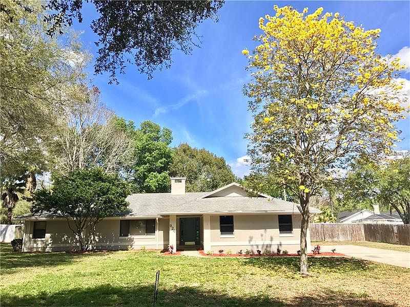 1st image of 924 Hammock Shade Dr