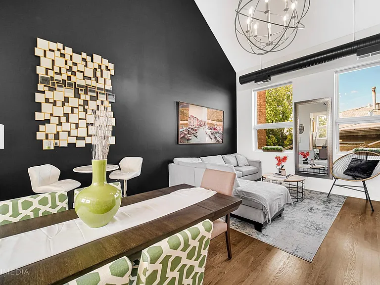 2828 N Talman Ave #D12 — Photo 3