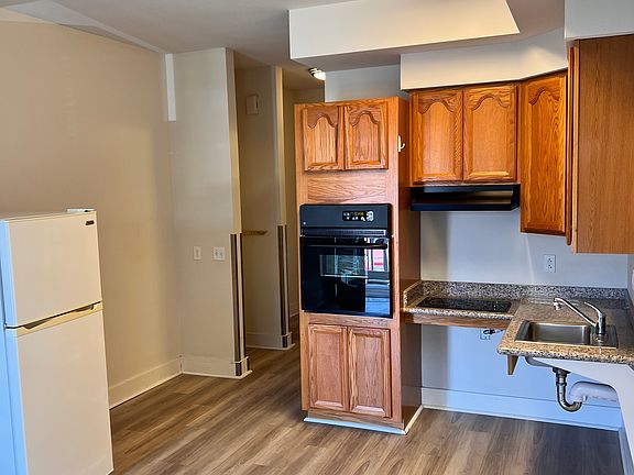 3rd image of 1600 Soquel Ave #201