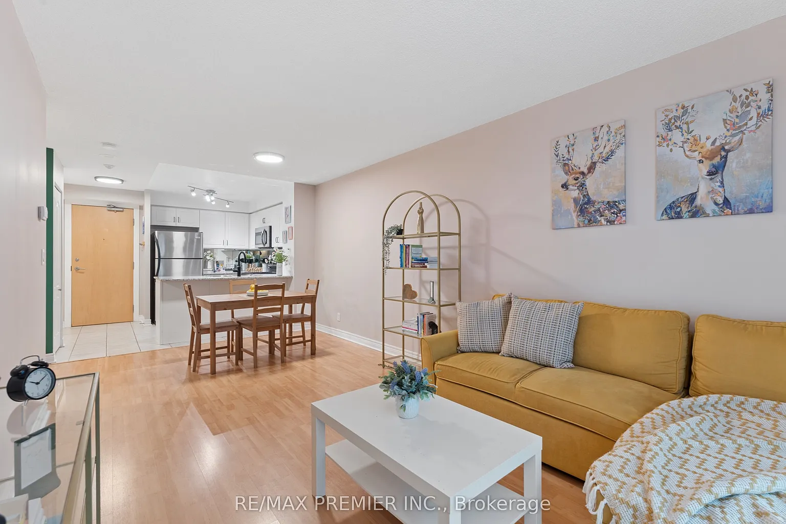 212 Eglinton Ave E #307 photo 1