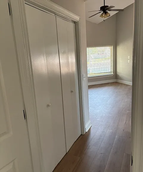 1707 NW 22nd St — Photo 1