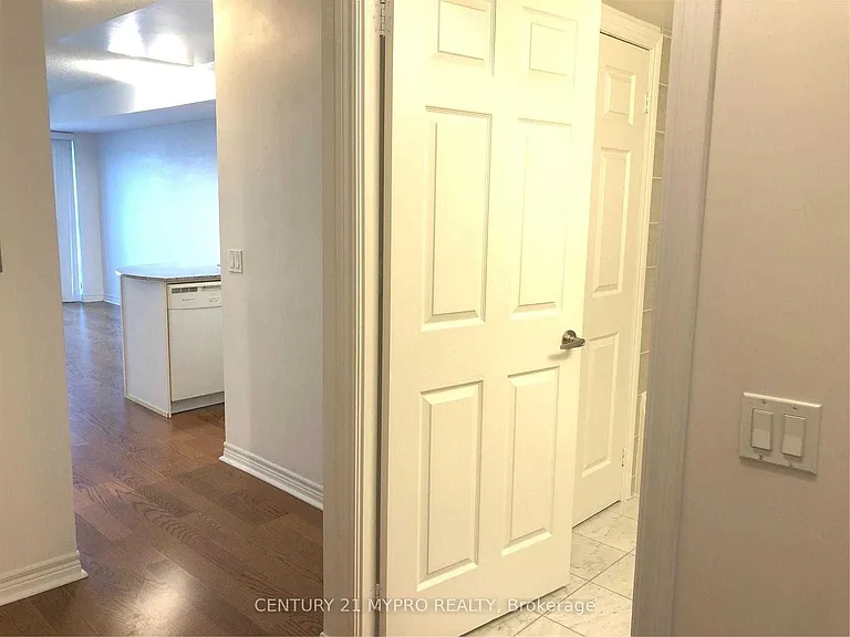 763 Bay St #1114 — Photo 9
