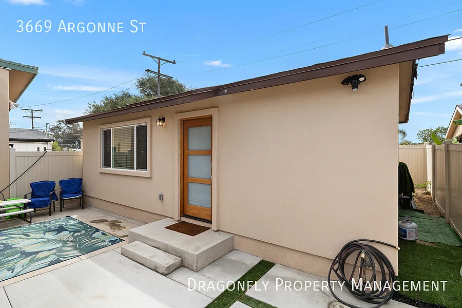 Two Bedroom Detached Residence with Private Patio — Photo 3
