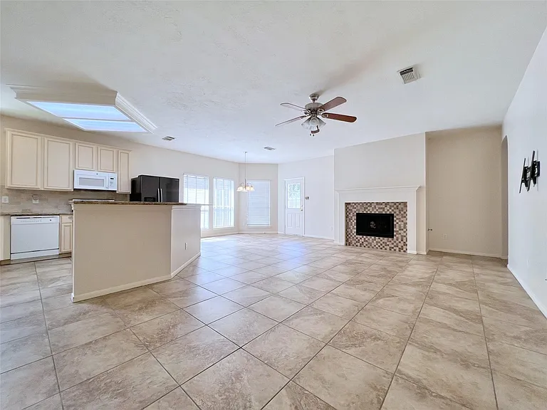 4723 Silverlake Dr — Photo 7