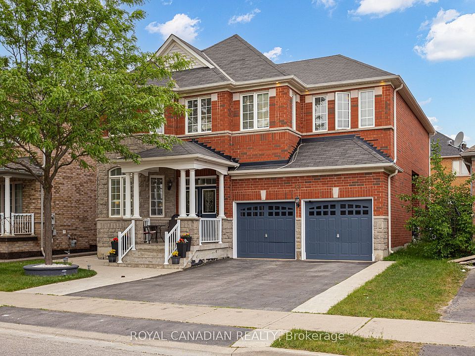 1st image of 43 Bluffwood Cres