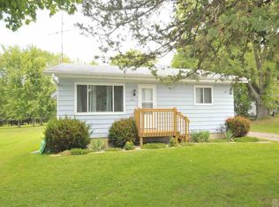 104 Pleasant St, North Freedom, WI 53951