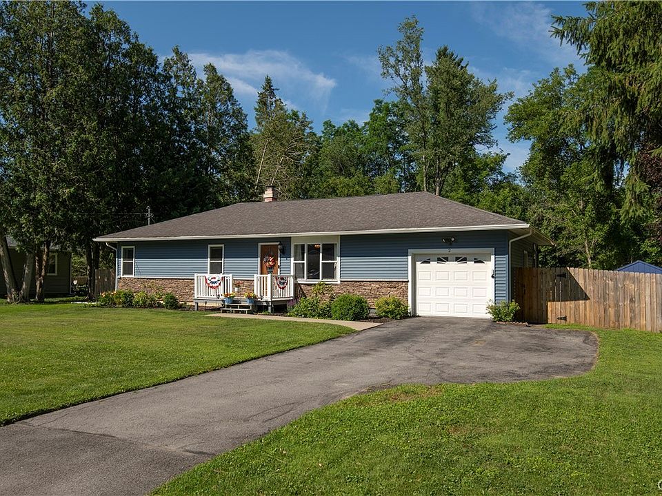 1st image of 2 Berkshire Dr
