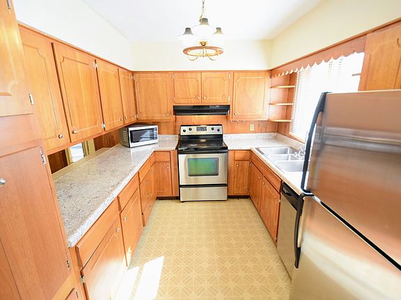 4th image of 506 Sherman Dr